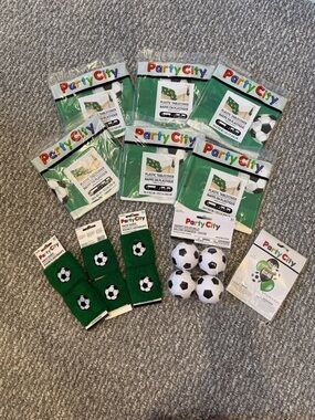 Party City Green Soccer Party Tablecovers, Soccer Favors & Balloons